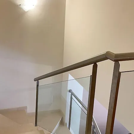 Modern 2 Bed Town House Af, Albufeira
