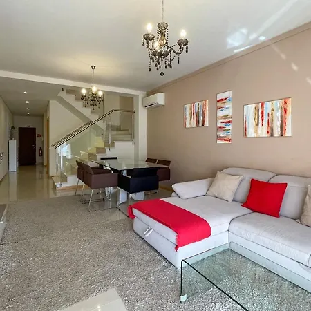 Apartment Modern 2 Bed Town House Af,